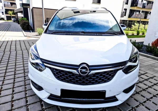 Opel Zafira cena 53900 przebieg: 199999, rok produkcji 2017 z Gniezno małe 301